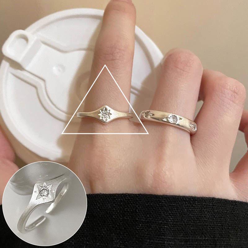 Элегантное посеребренное кольцо S925 светло-голубого цвета с открытым дизайном для женщин - Универсальное, модное и роскошное кольцо на указательный палец.