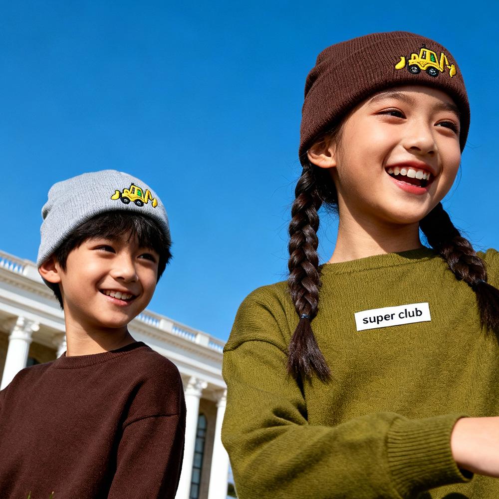 New children's autumn and winter knitted hat boys embroidery excavator warm wool hat simple windproof hat