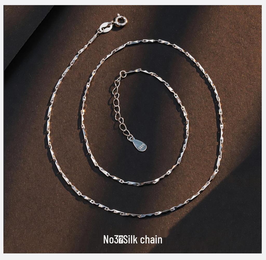 Korean Style S925 Sterling Silver Necklace: Carved Lip Round Link Chain with Silk Texture, Gingham Design, Starry Sky Accents, Plain Collarbone Chain