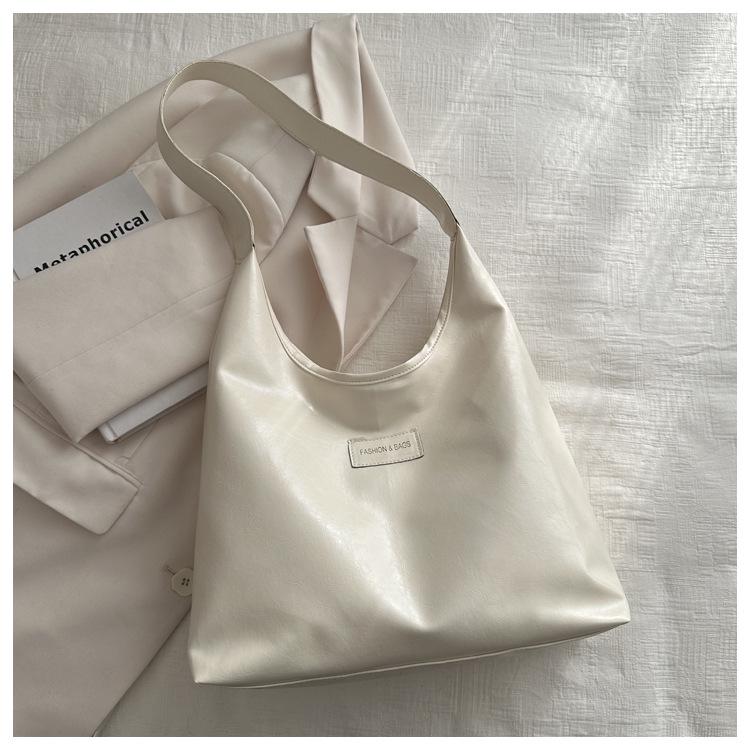 Oily Leather Large Slouchy Tote Bag: Women's 2024 Korean Style Casual Retro Spring Fashion, Large Capacity.