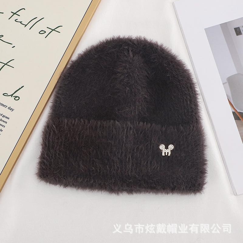 2024 осенние и зимние шапки женские плюшевые новые вязаные шапки универсальные теплые защитные наушники утолщенные модные шерстяные шапки