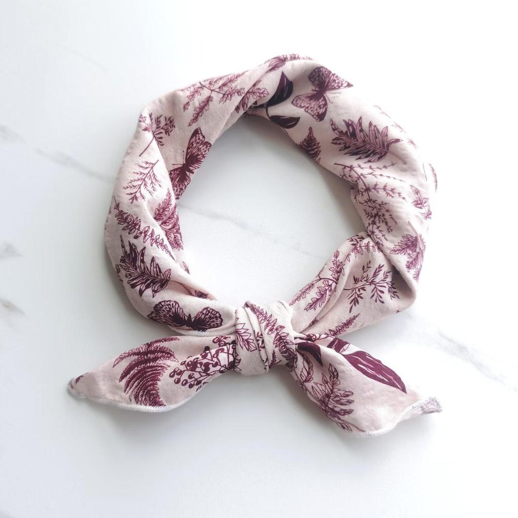 Retro Green Floral Small Silk Scarf - Korean Style Women's Versatile Autumn/Spring Accessory, Thin Square for Neck or Headband