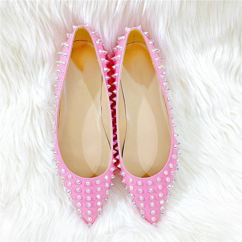Розовые универсальные модные женские туфли-одиночки с заклепками на плоской подошве, туфли больших размеров