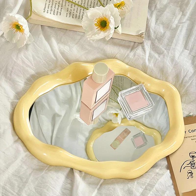 Cloud Shape Makeup Mirror Irregular Cosmetic Desk Mirror with Bracket Vanity Decor Student Dormitory Bedroom Desktop Mirrors