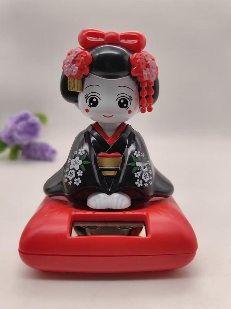 Танцующая японская кукла гейша на солнечной батарее - Кимоно, украшение для автомобиля