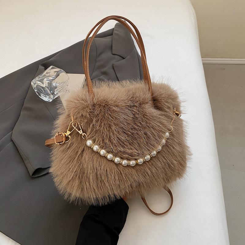 Temperament Versatile Furry Portable Small Bag Fashion Pearl Shoulder Bag Autumn and Winter Texture Ladies Commuter Messenger Bag