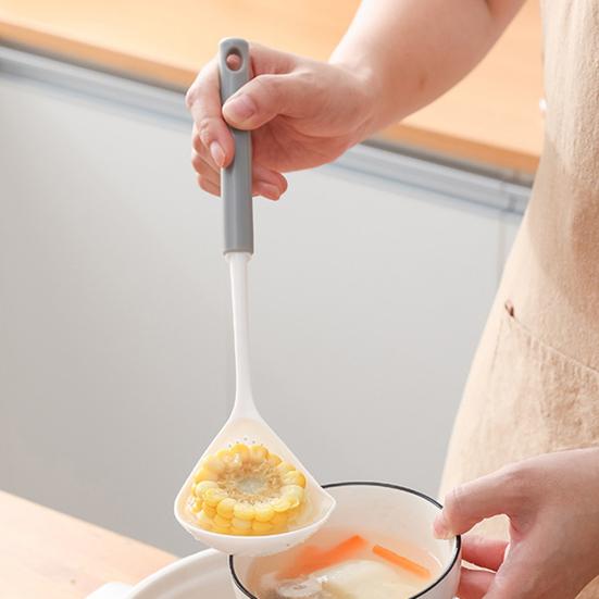 Полезный, многоцелевой, легкий, удобный ковш с прорезями, анти-ошпаривание, кухонный гаджет, скиммерная ложка