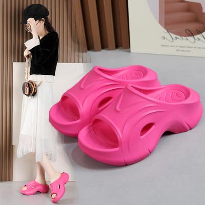 Супер толстоподошвенные тапочки женские летние новые уличные модные пляжные наступающие на говно маффины туфли