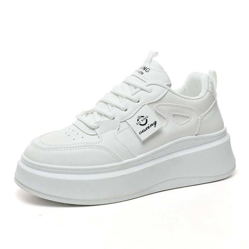 2024 Новые модные белые туфли для женщин, новые весенние и осенние спортивные туфли для отдыха для девочек с толстой подошвой, низкие кроссовки