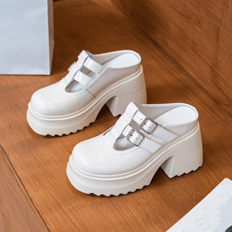 Стильные женские тапочки с закрытым носком 10 см на толстой подошве летние женские сандалии из лакированной кожи женские туфли