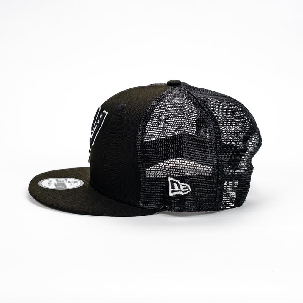 New Era 9FIFTY BLACK & WHITE Mesh Cap Snapback NBA San Antonio Spurs