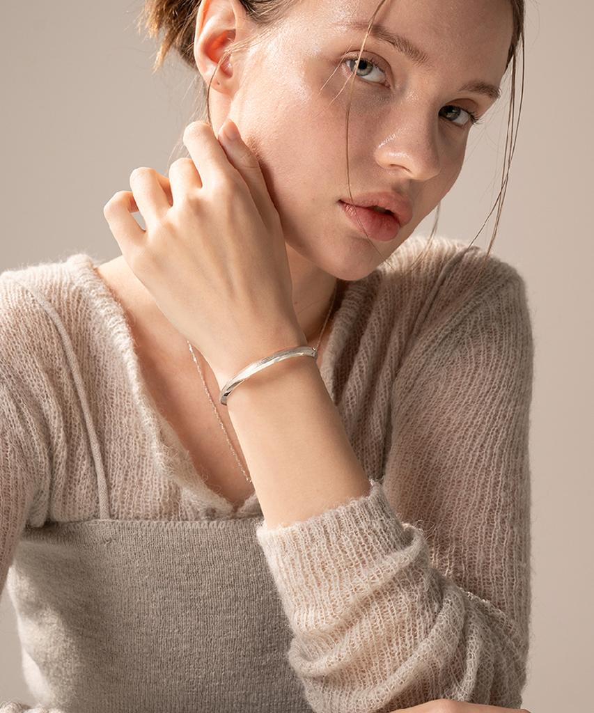 Jnui Slant Bangle Bracelet Silver 18-19Cm