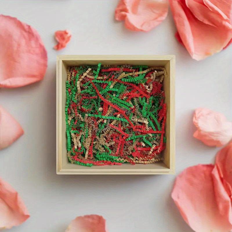 1 упаковка гофрированной бумаги: Наполнитель из измельченной бумаги 17,64 унций, красный, крафт и зеленый — идеально подходит для упаковки и наполнения подарочных корзин