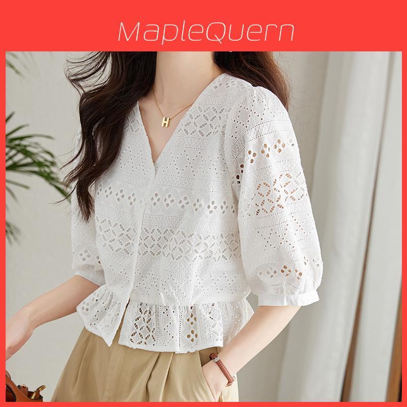 Cotton Embroidered Short Sleeve Shirt For Petite Women With V Neck And Floral Design
