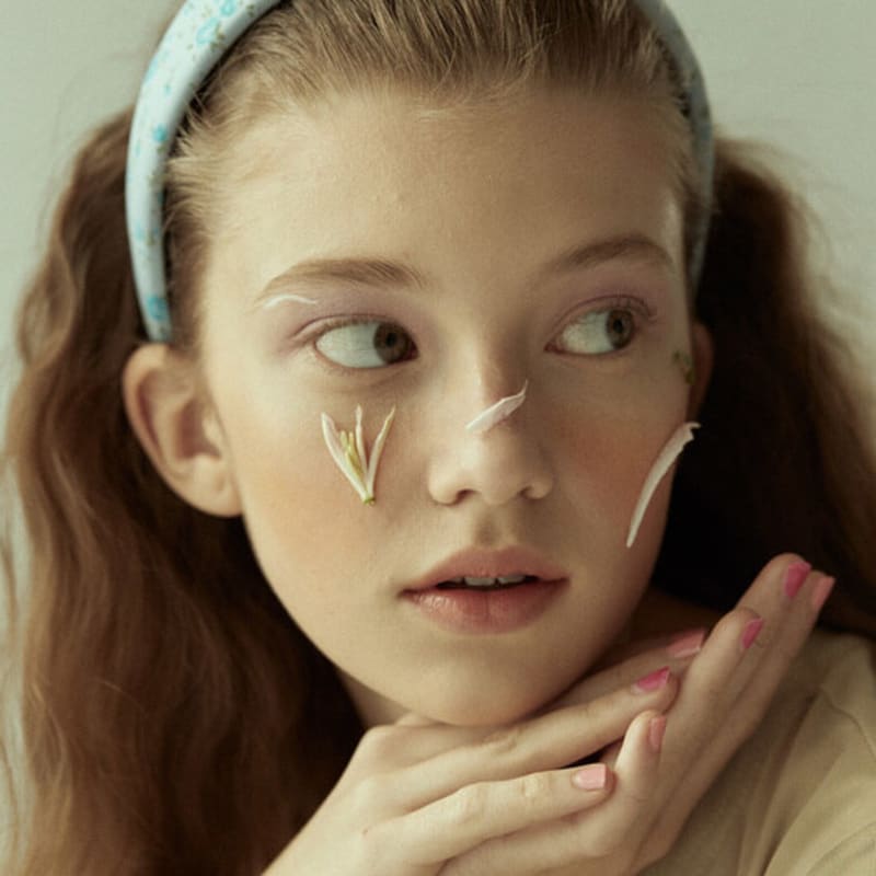 Повязка на голову Elizabeth Moments с принтом голубых цветов