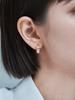 Серьги-гвоздики из 18-каратного золота с витым кубическим цирконием, застежка-щелчок (Золотая булавка) GI8KPEE057