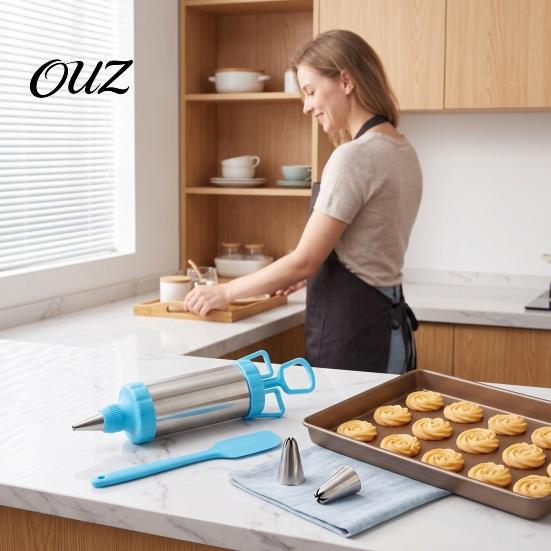 Cupcake Frosting Decorator Stainless Steel Cake Icing Dispenser Set, Reusable Baking Tools with Scraper And Detachable Replaceable Nozzles,