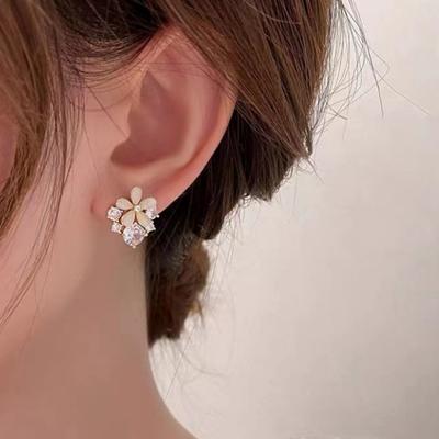 Серьги-пусеты S925 с цветком маргаритки – Haniel – из Кореи