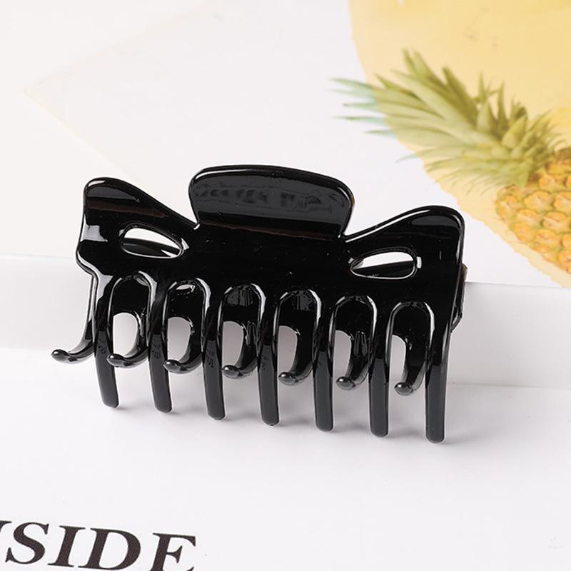 Korean-Style Geometric Hair Clips: Large Size, Versatile Hollow Ponytail & Grab Clips for Women
