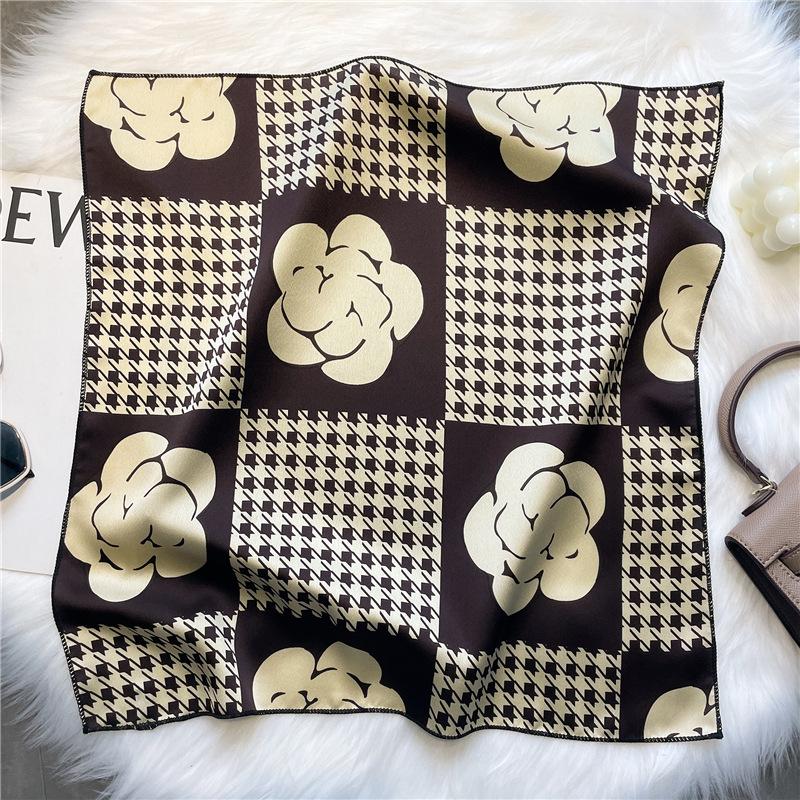 50 * 50cm Spring And Autumn Silk Scarves Versatile Decoration Professional Small Square Scarves Neck Protection Binding Bag