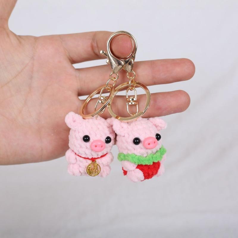 Cute Mini Crochet Pink Pig Keychain Handmade Cartoon Animal Backpack Charm Soft Knitted Accessory for Souvenir Gift