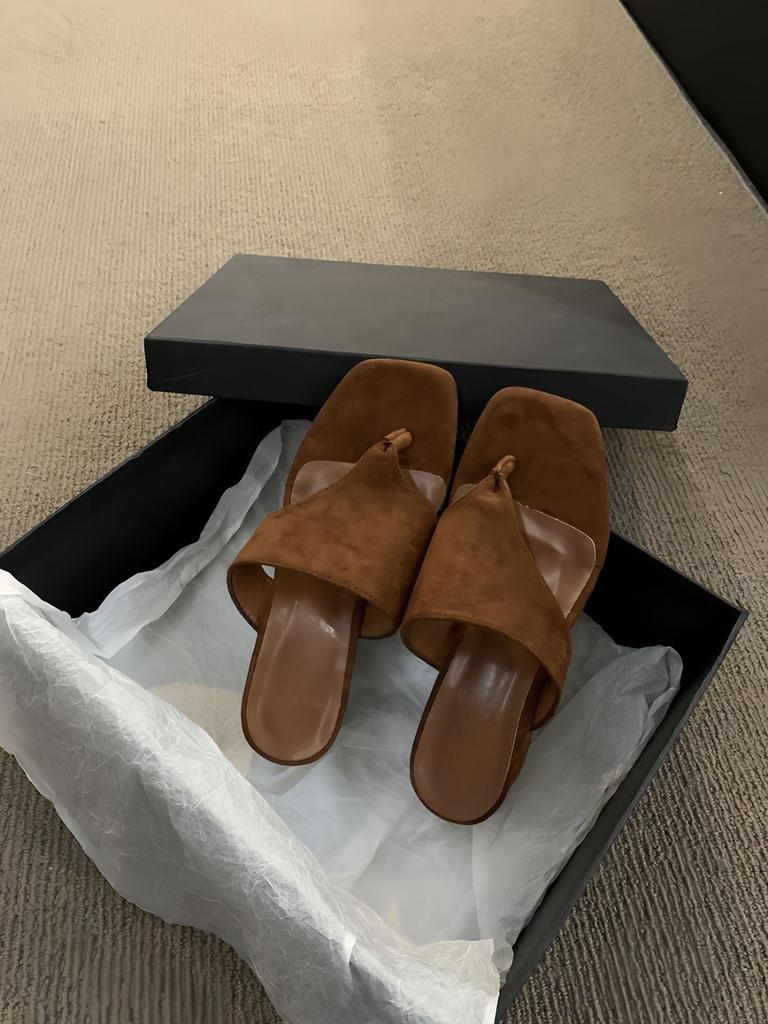 Women's Flip-flops Women's Summer Wear New Temperament Suede Fairy Style Retro Design Thick Heel Toe Sandals