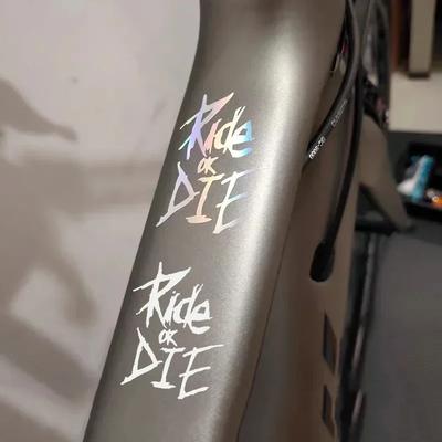 5.6 X 8 См Наклейки на раму велосипеда Ride or Die Наклейки на верхнюю трубу для горного велосипеда Декоративная рама Велосипед Авто Мотоциклетные аксессуары