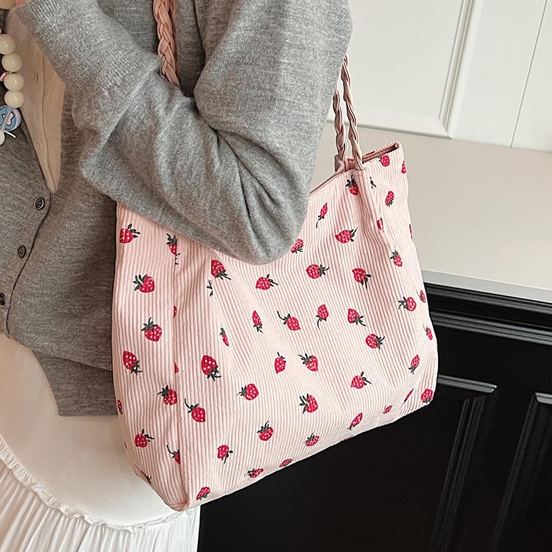 Сумка-тоут для студентов колледжа с клубникой, новая сумка для хранения, большая вместимость, модная сумка на одно плечо из милого холста