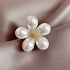 Chic Flower Bow Brooch Lightweight Rust-resistant Alloy Lapel Pin Elegant Pearls Jewelry for Women Accessory