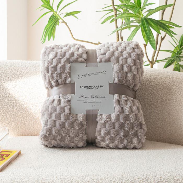 Тяжелое золотисто-черепаховое бархатное одеяло 2025