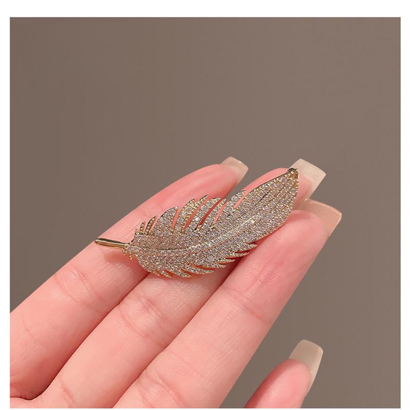 Luxury Elegant White Feather Brooch Women's Botanical Brooch Women's Party Safety Pins Gifts