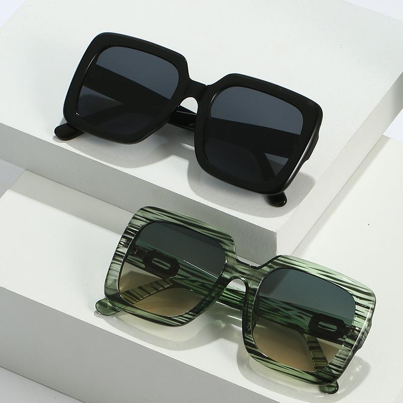Summer new square sunglasses, fashionable square large-frame glasses, street photography versatile sunglasses for women