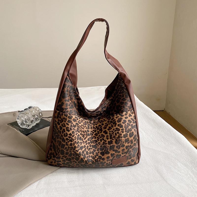 Stylish Black And Brown Leopard Print Tote Bag For Effortless Casual Chic Fashion