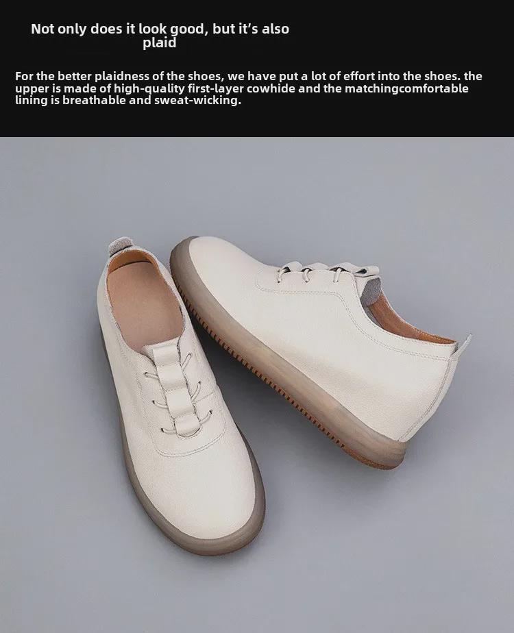 Женские кроссовки на платформе из коровьей кожи, осень 2022 г.: Универсальные короткие кожаные спортивные туфли с внутренним увеличением высоты.