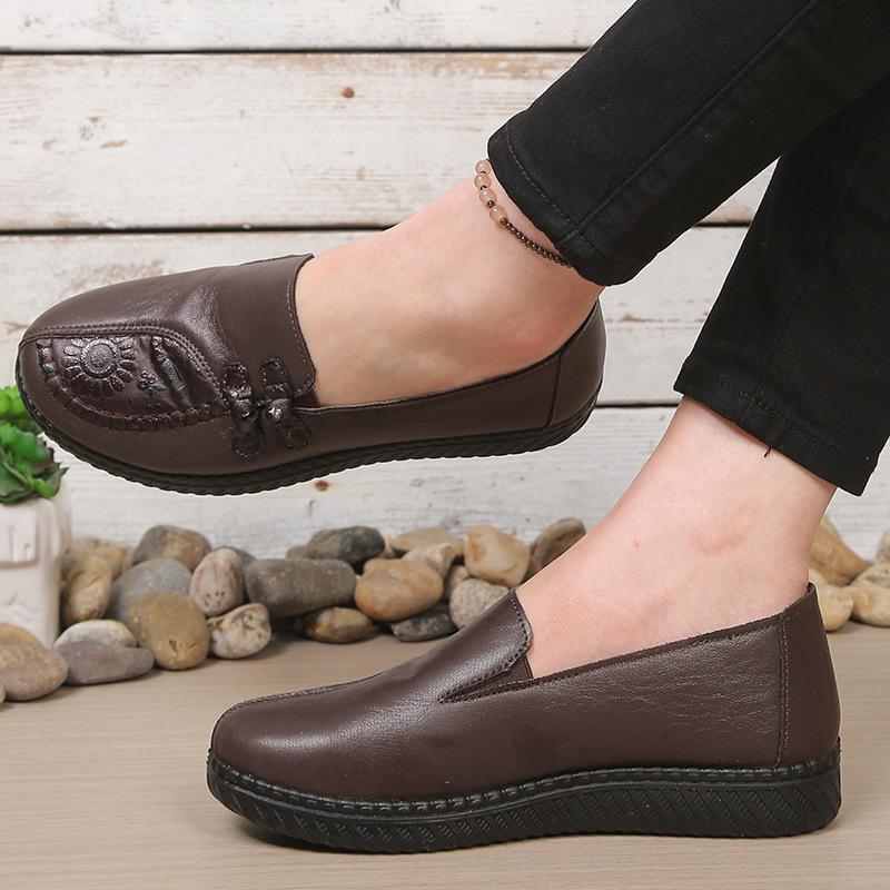 Women's Soft Sole Loafers: Comfortable, Non-Slip, Lightweight Slip-On Leather Shoes for Middle-Aged & Elderly