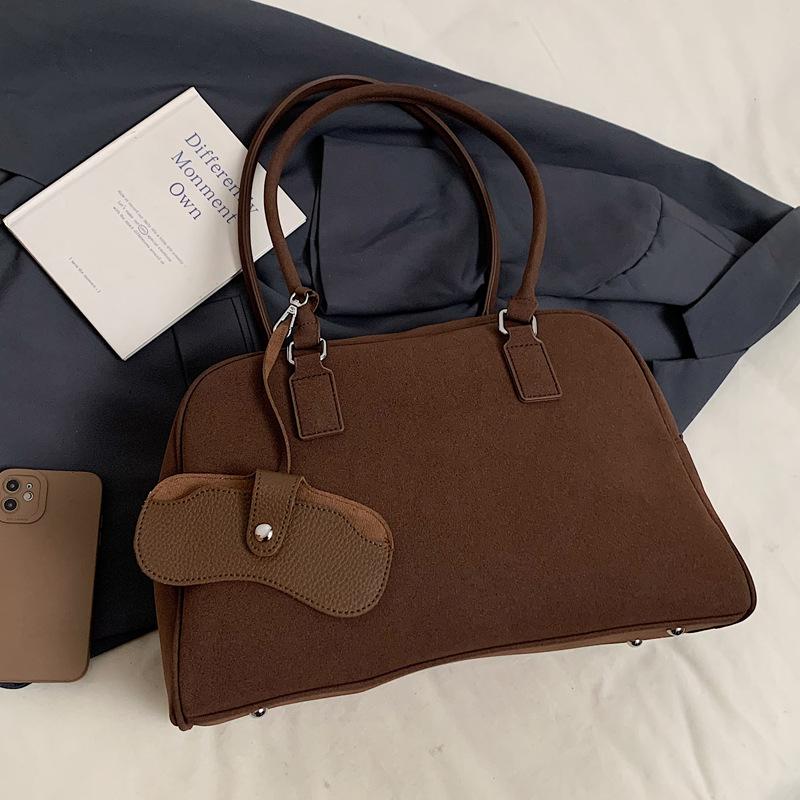 Ретро сумка подмышку женская осень-зима 2025 новая трендовая корейская портативная сумка-боулинг замшевая женская сумка большой вместимости