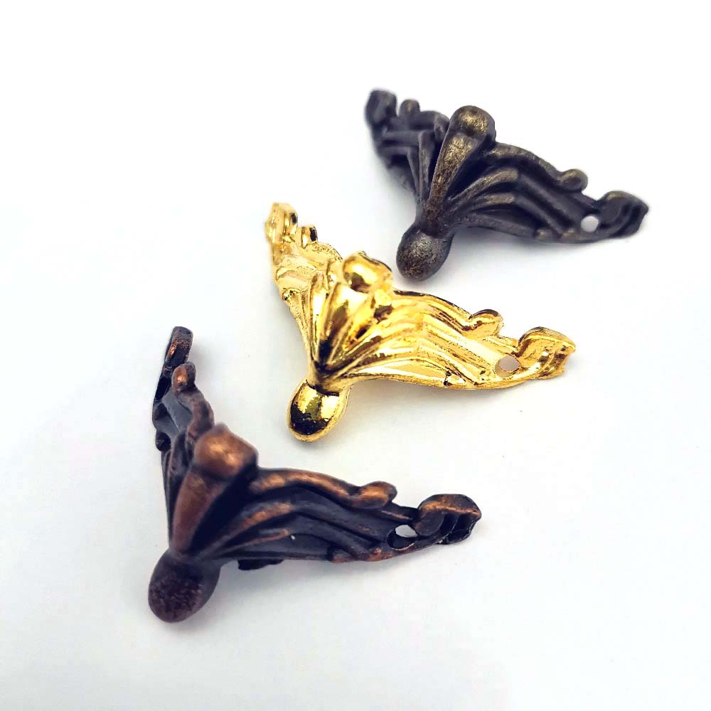 Golden Antique Hardware Protector Decorative Wood Case Feet Leg Corner Furniture Leg Corner Bracket