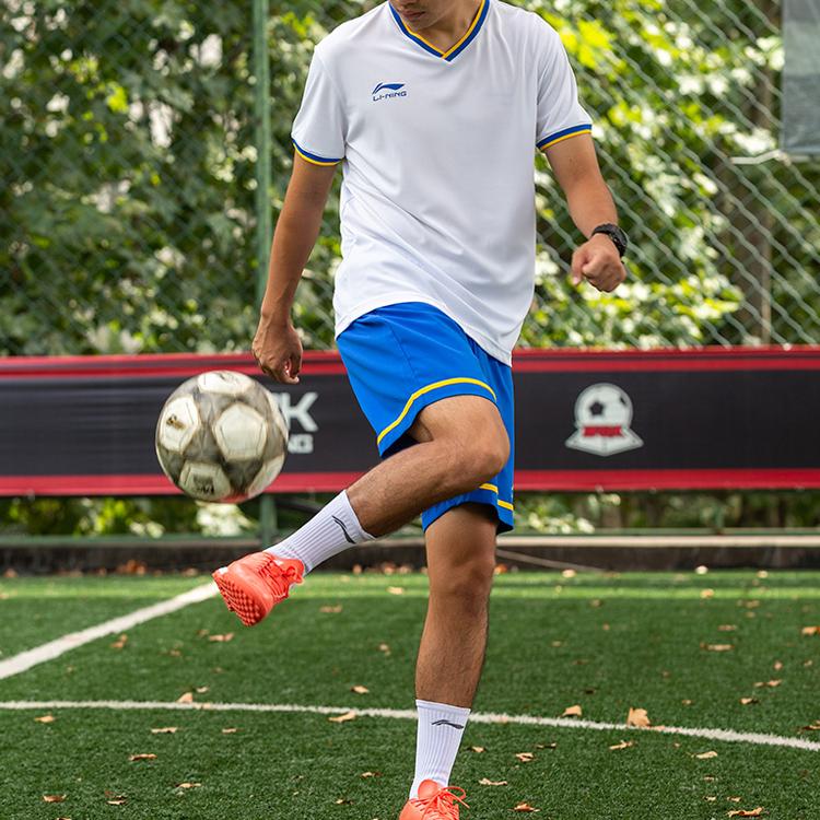 Li Ning Спортивный футбольный костюм с V-образным вырезом, коротким рукавом, однотонный, мужской, белый AATP013-5