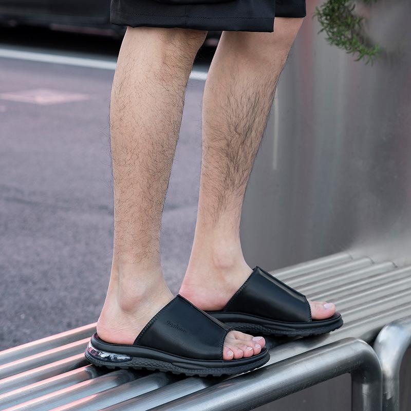 2025 Summer New Sandals Men's Leather Air Cushion Cool Slippers Wear Casual Soft Bottom Light One-word Drag Men