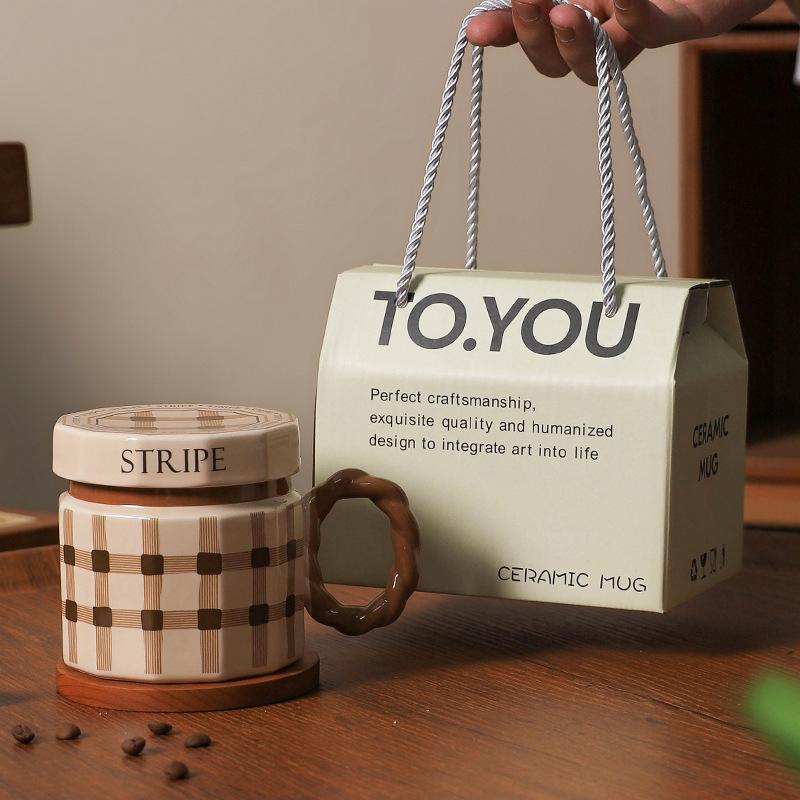 Creative Retro Ceramic High-Value Drinking Cup Light Luxury Gift With Lid Coffee Cup Personalized Cup