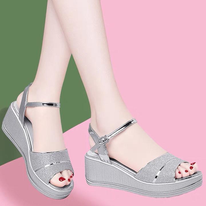 Модные женские сандалии на 2025 год Ортопедическая платформа Летняя Новая Мода Элегантные Римские Стразы Клиновидный Каблук Сандалии на Высоком Каблуке Женские Серебристые