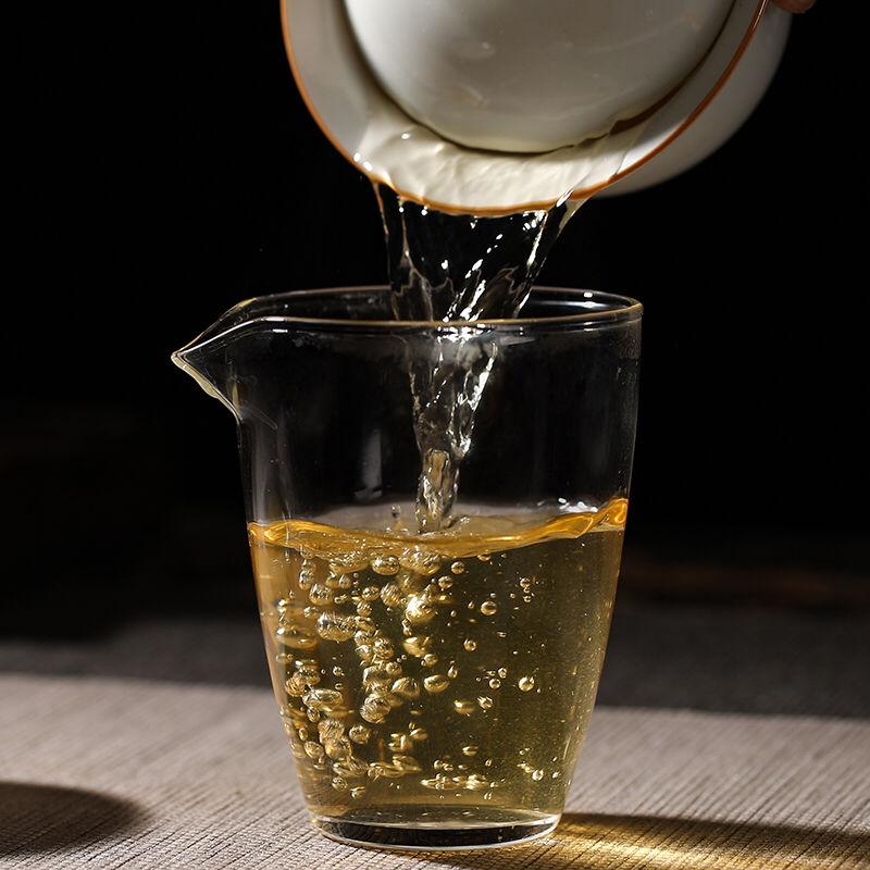 Чай пуэр Lincang Sheng Qizi, 2019 г., с ароматом древнего дерева и сливы, 357 г