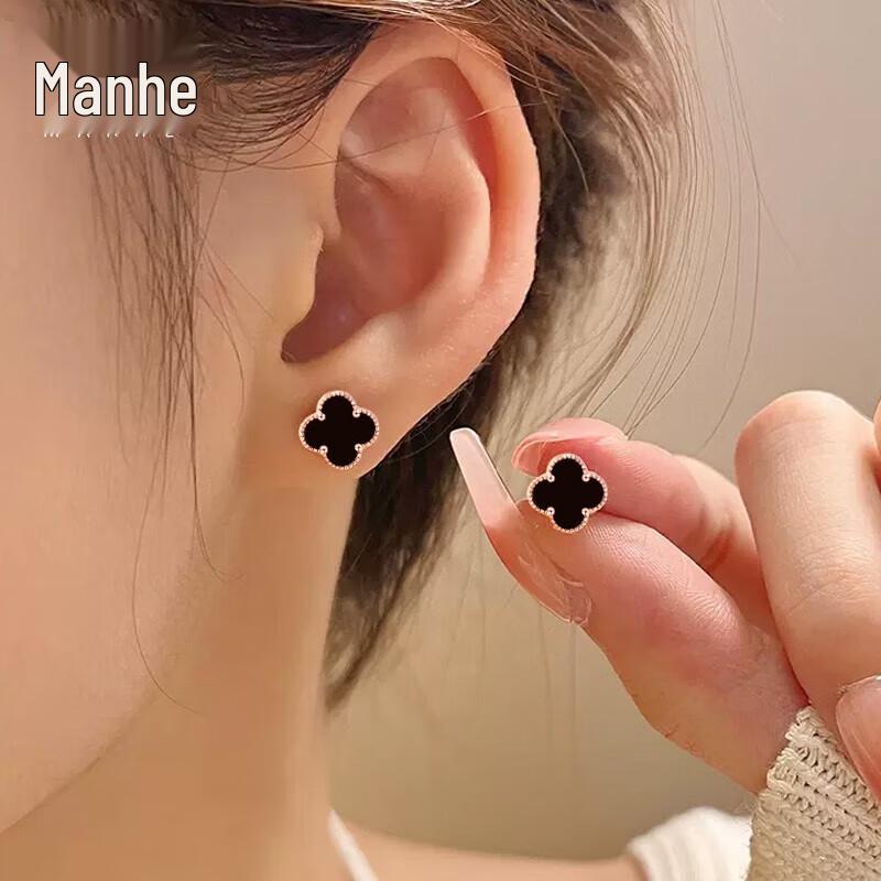 Серебряные серьги-гвоздики 'Четырехлистный клевер'