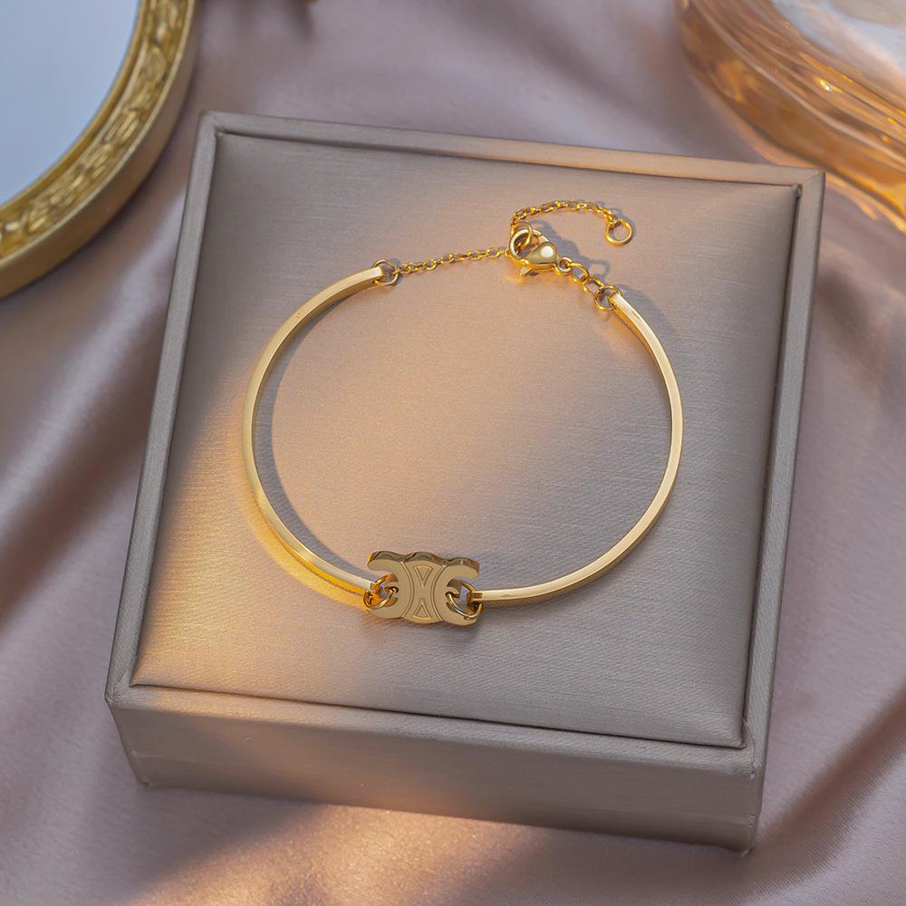 Women's French Retro Arc De Triomphe Titanium Steel Bracelet - Elegant Light Luxury Design Bangle