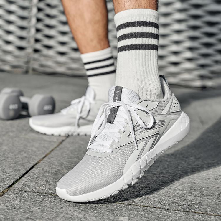 Reebok Кроссовки для тренировок Flexagon Energy Tr 4 с низким верхом Мужские серые белые кроссовки 100202004