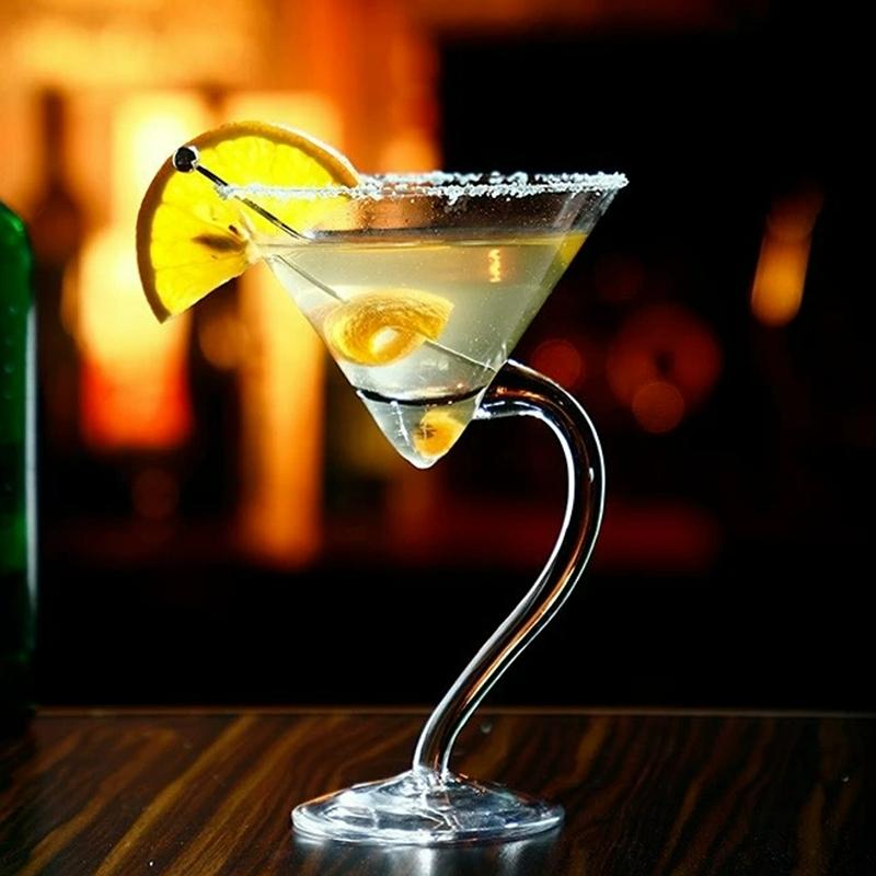 Creative Cocktail Glasses Cups Curved Martini Glass Cup Personalized Curved Martini Glass Goblet Drinkware Bar Home Accessories