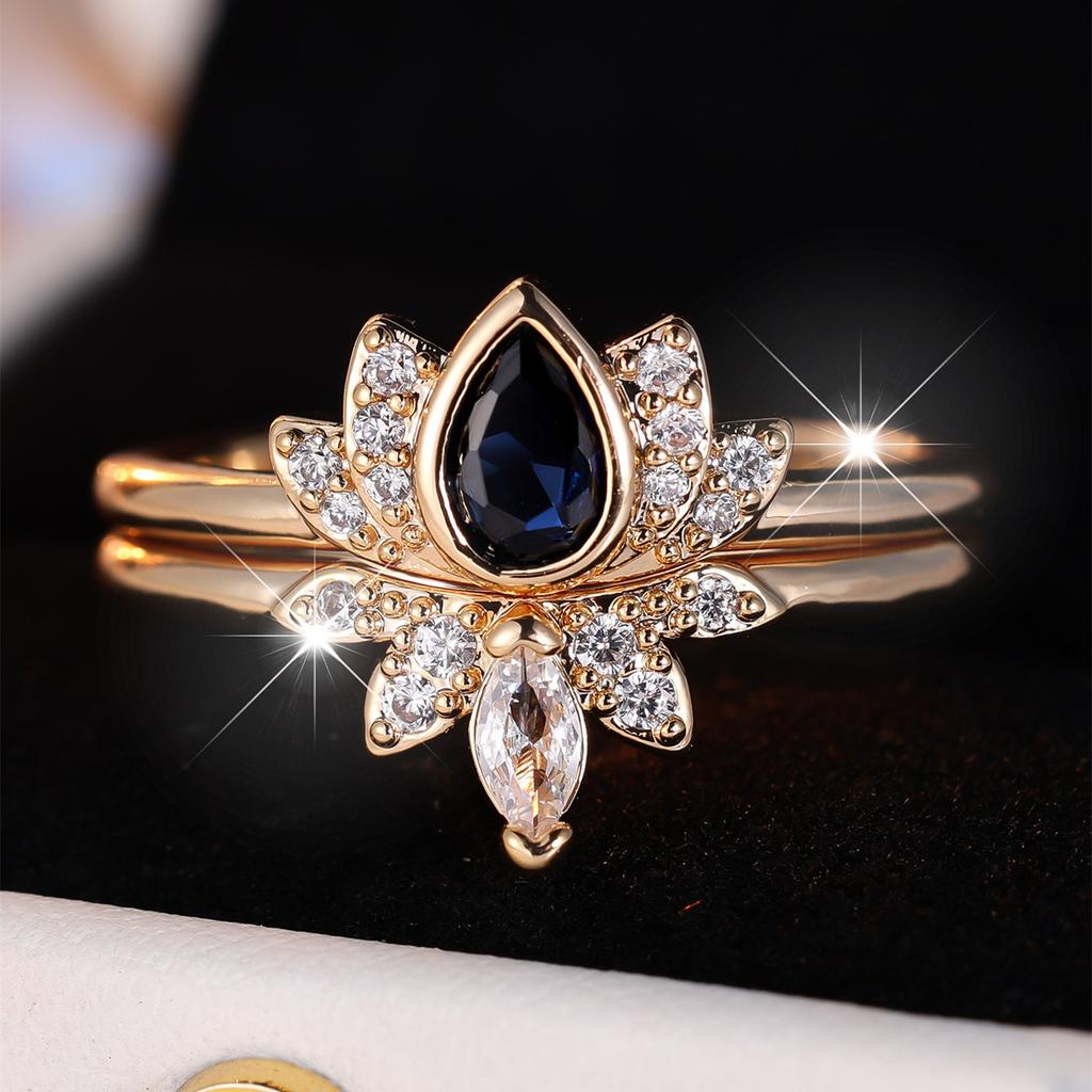 French-style, understated luxury, teardrop-shaped blue cubic zirconia crown ring set Diamond-studded double-layer stackable two-in-one ring
