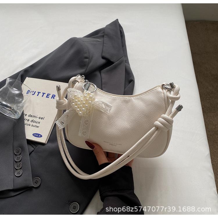 Маленькая сумка женская 2025 лето новая мода портативная сумка-полумесяц зарубежный стиль сумка через плечо модная однотонная通勤ная сумка-подмышка