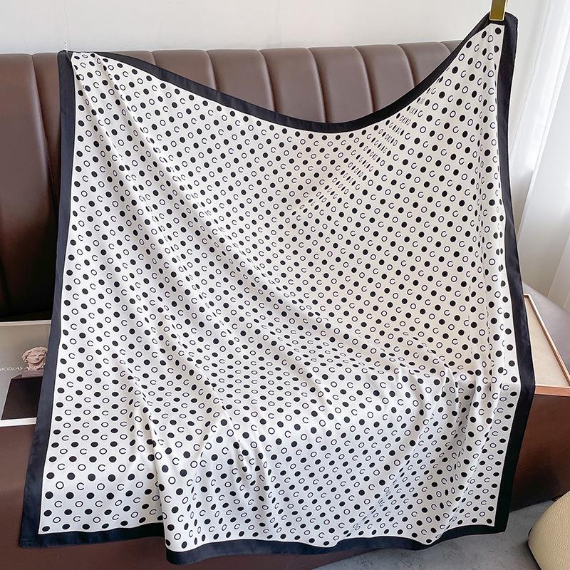 Korean New Polka Dot Twill Fashionable Beach Towel with Sunscreen Scarf for Women's Professional Scarf for Summer