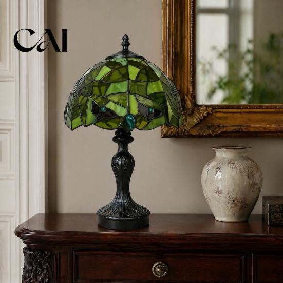 Retro Green Resin Table Light Stained Glass Desk Lamp, Hand-Carved Base Vintage Tiffany Style Decorative Lighting for Bar Bedroom Study Room